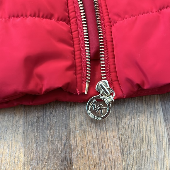 *last chance!!* MICHAEL Michael Kors | Women’s red vest with gold zipper - Picture 3 of 16